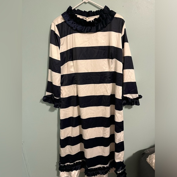 Dainty Jewells Dresses & Skirts - Dainty jewels navy blue striped dress. Size XXL